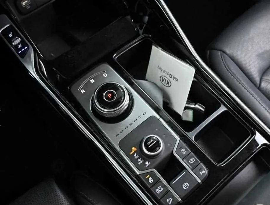 Kia Sorento — фото 10