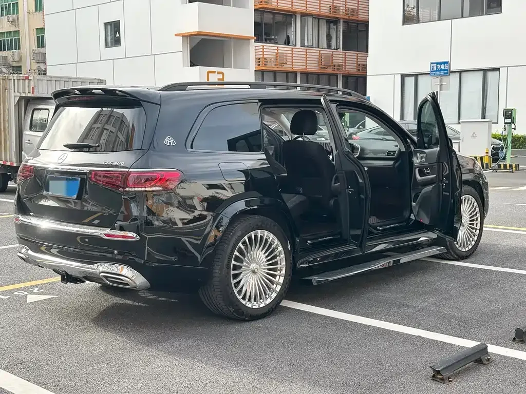 Mercedes-Benz GLS — фото 6