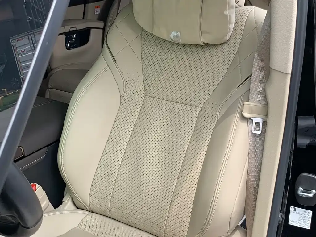 Toyota Alphard — фото 9