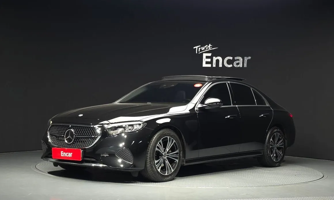 Mercedes-Benz E-Class — фото 1
