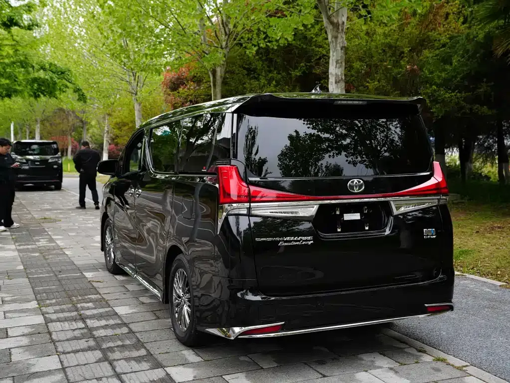 Toyota Vellfire 2023 из CN, фото 7
