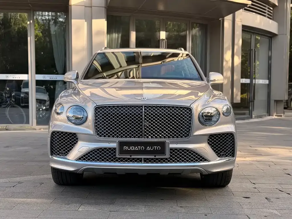 Bentley Bentayga — фото 8