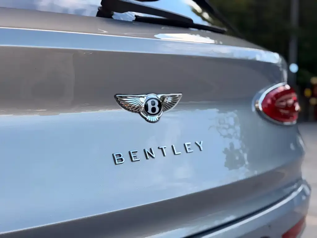 Bentley Bentayga — фото 2