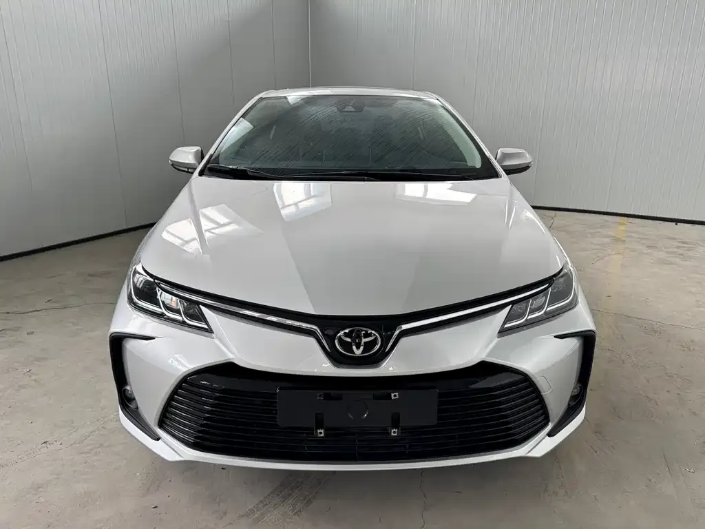 Toyota Corolla — фото 5