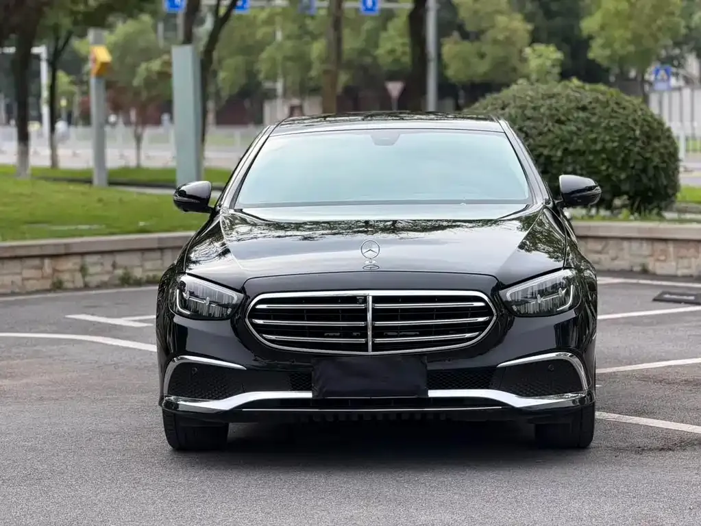 Mercedes-Benz E-Class — фото 7