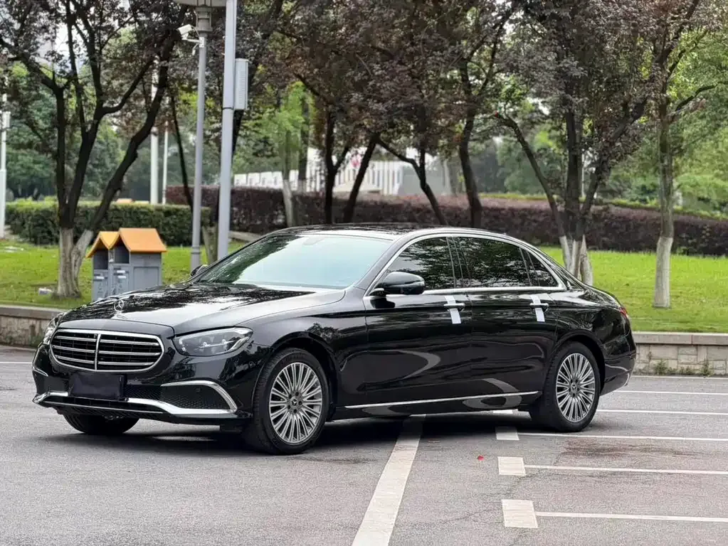 Mercedes-Benz E-Class — фото 6