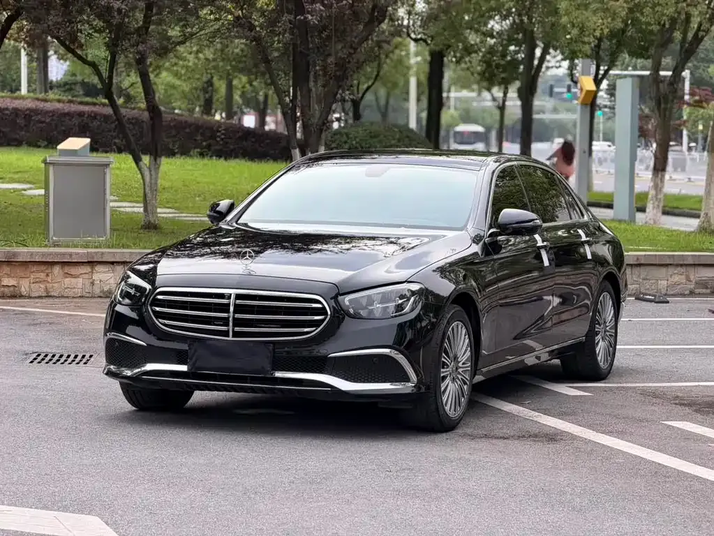 Mercedes-Benz E-Class — фото 5