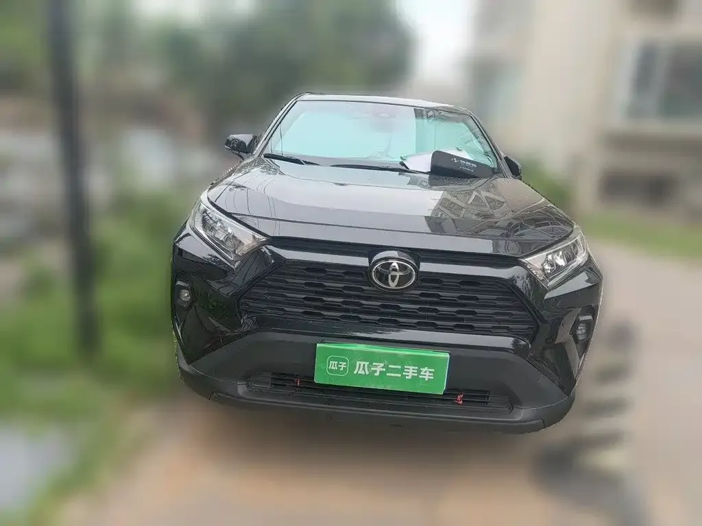 Toyota RAV4 — фото 5