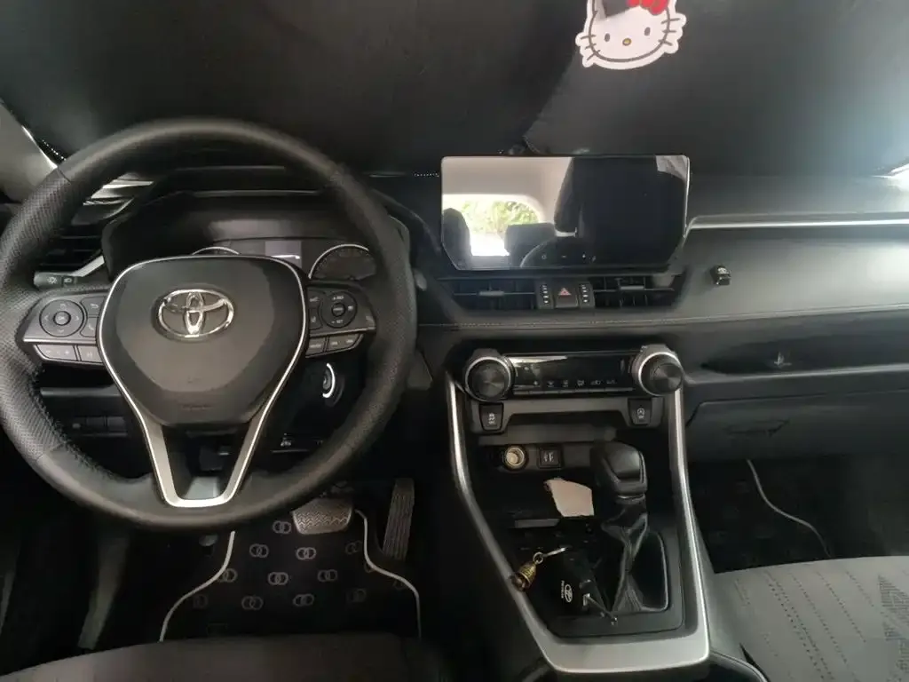 Toyota RAV4 — фото 3