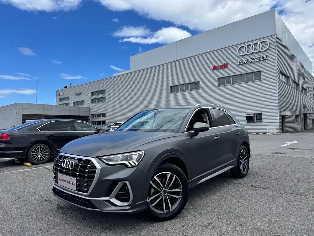Audi Q3 — фото 1