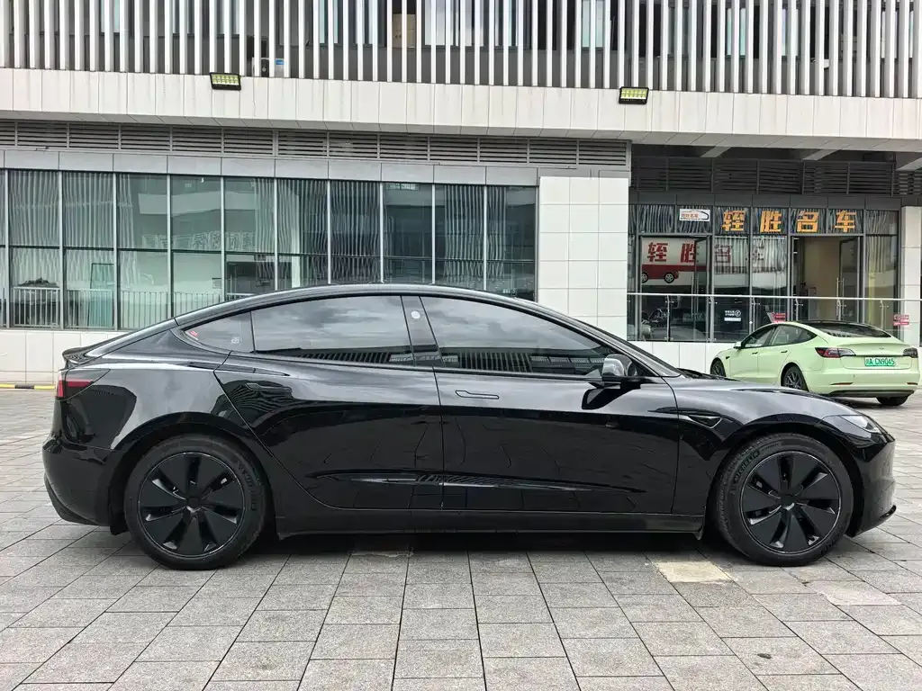 Tesla Model 3 — фото 6