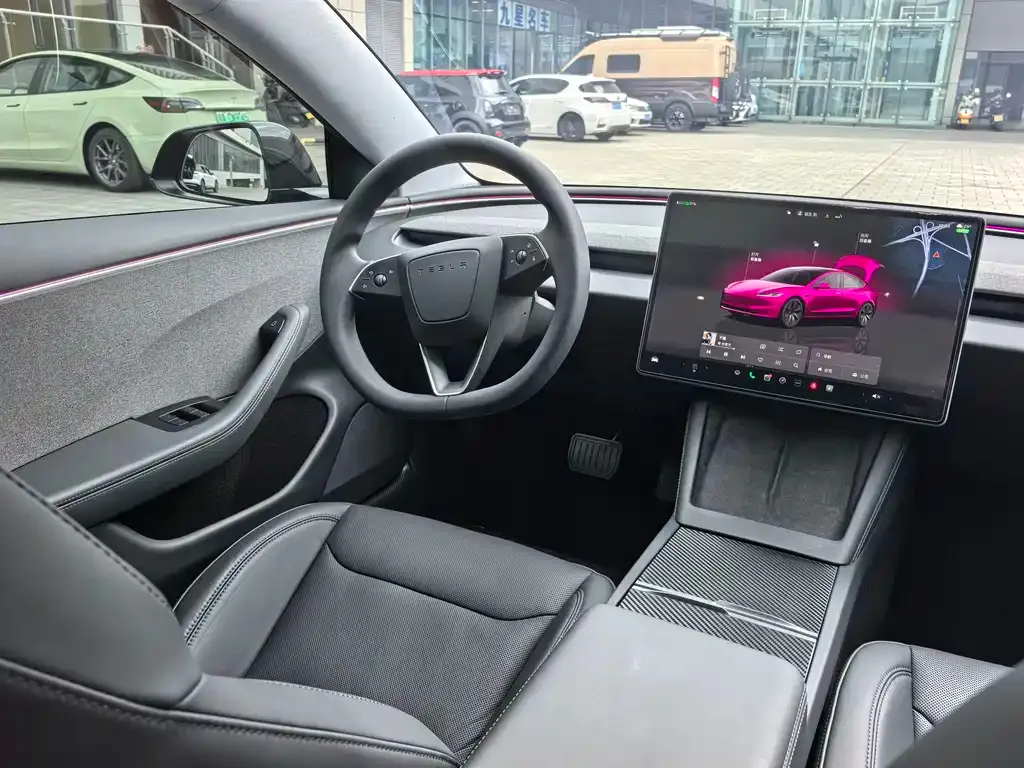 Tesla Model 3 — фото 10