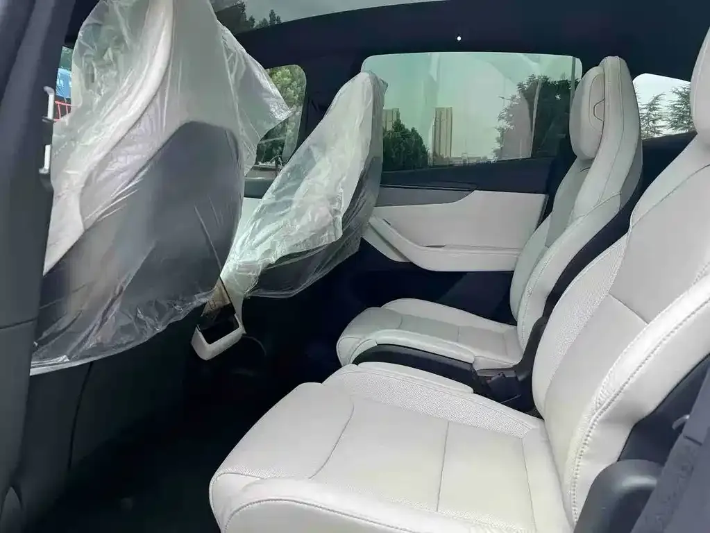 Tesla Model Y L — фото 2