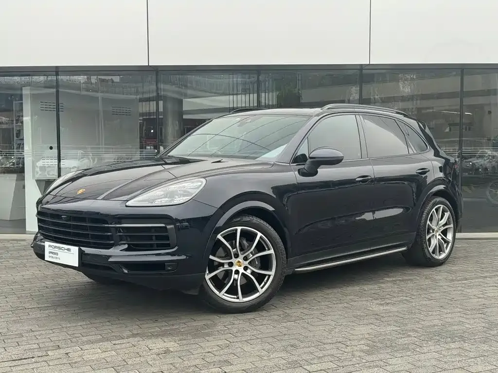 Porsche Cayenne — фото 1