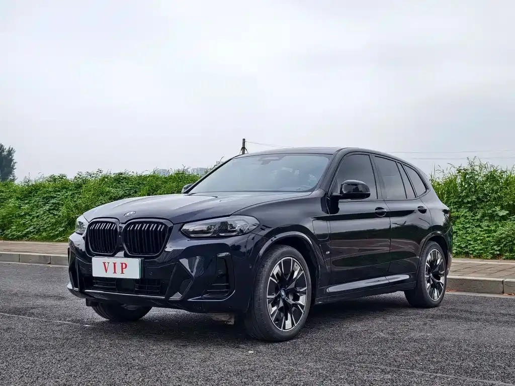 BMW iX3 — фото 1