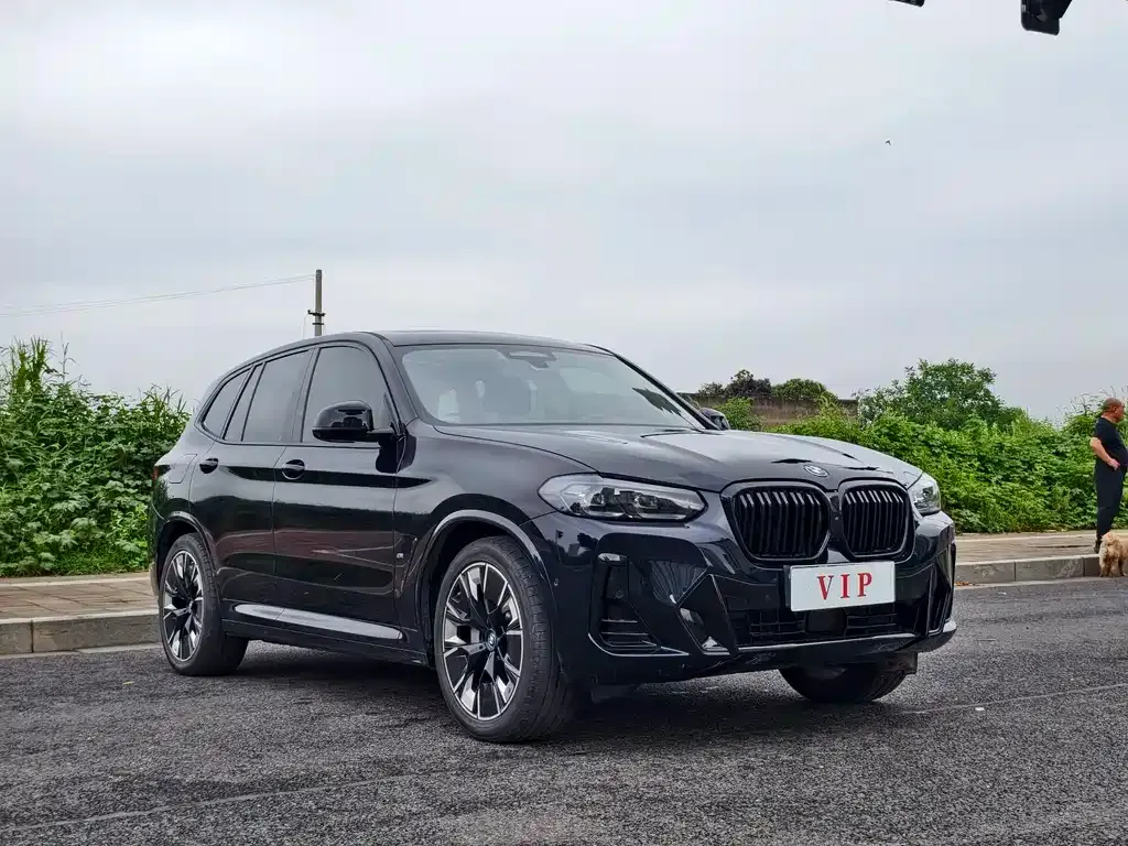 BMW iX3 — фото 5