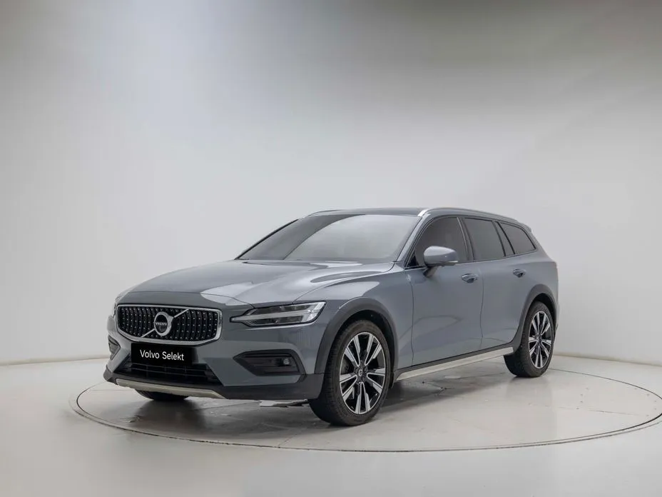 Volvo V60 — фото 1