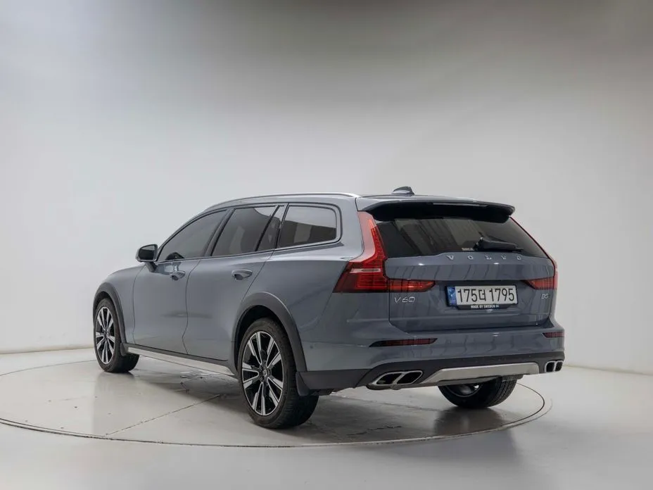 Volvo V60 — фото 2