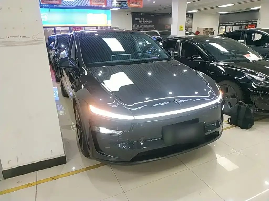 Tesla Model Y — фото 7