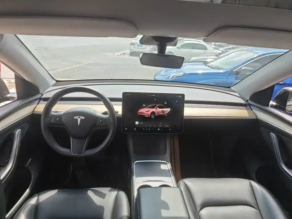 Tesla Model Y — фото 3