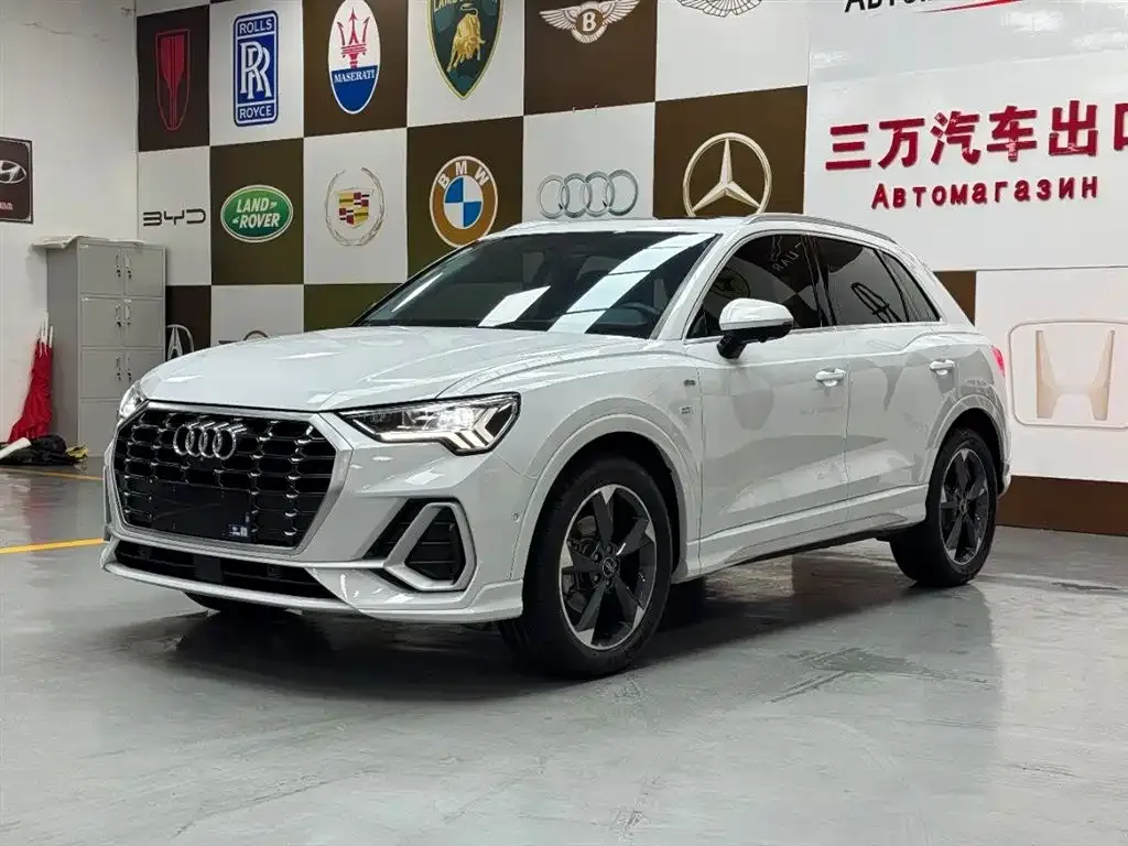 Audi Q3 — фото 1
