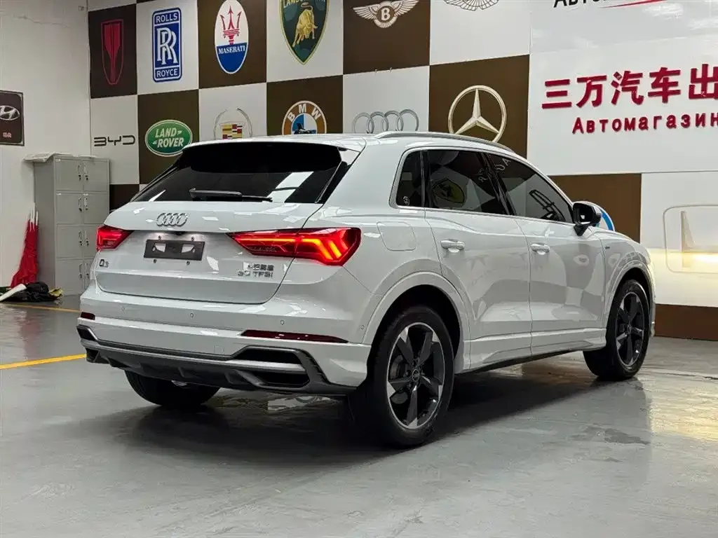 Audi Q3 — фото 10