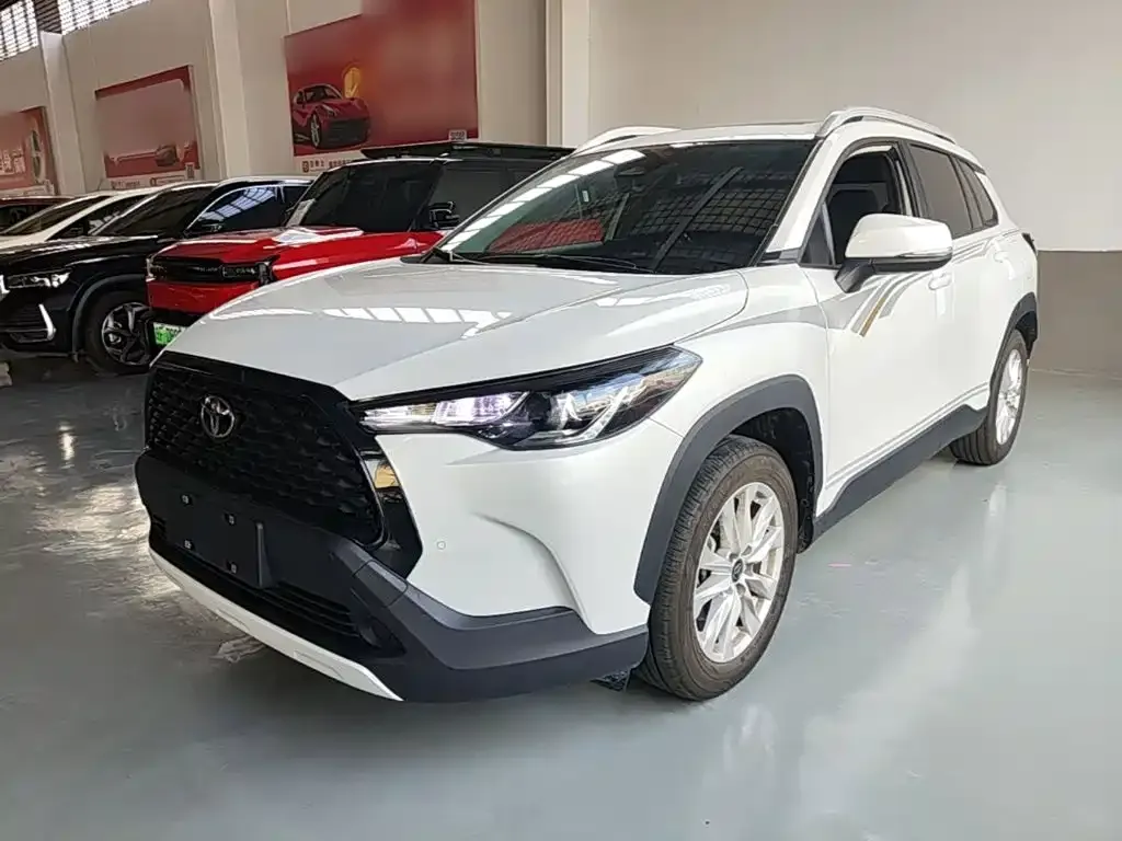 Toyota Corolla Cross — фото 1