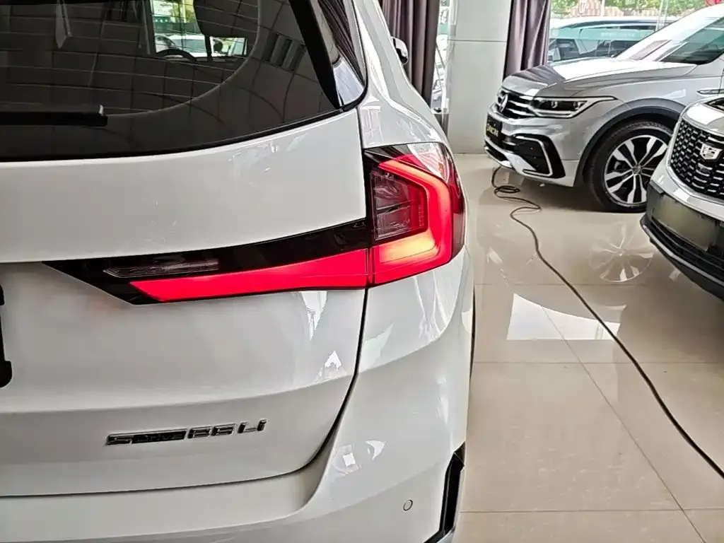 BMW X1 — фото 9
