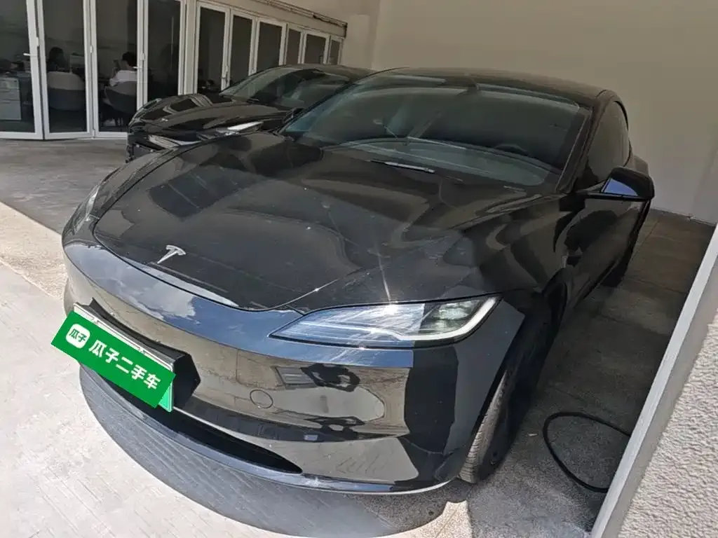 Tesla Model 3 — фото 1