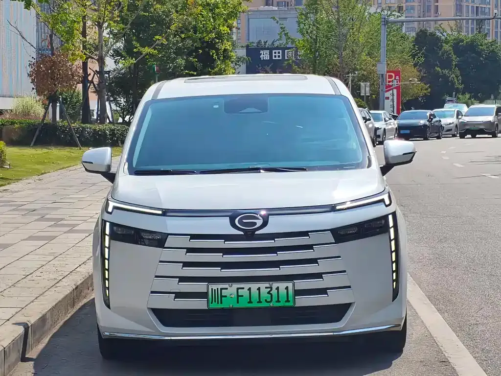 GAC Motor 传祺E8 PHEV — фото 2