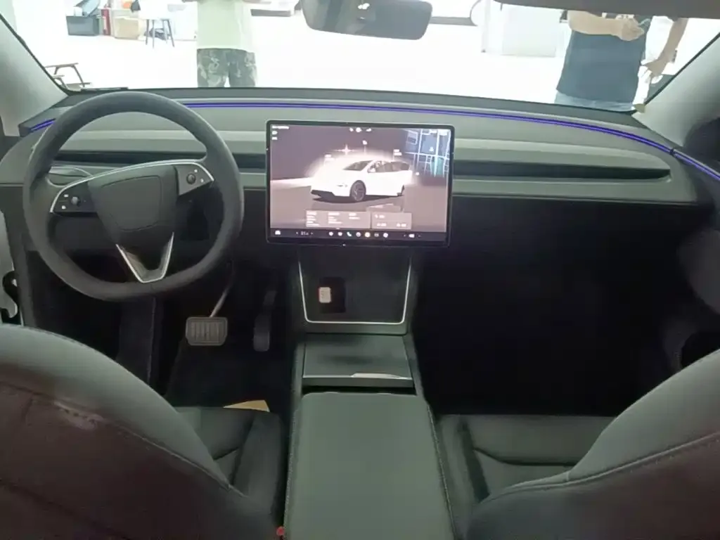Tesla Model Y — фото 2