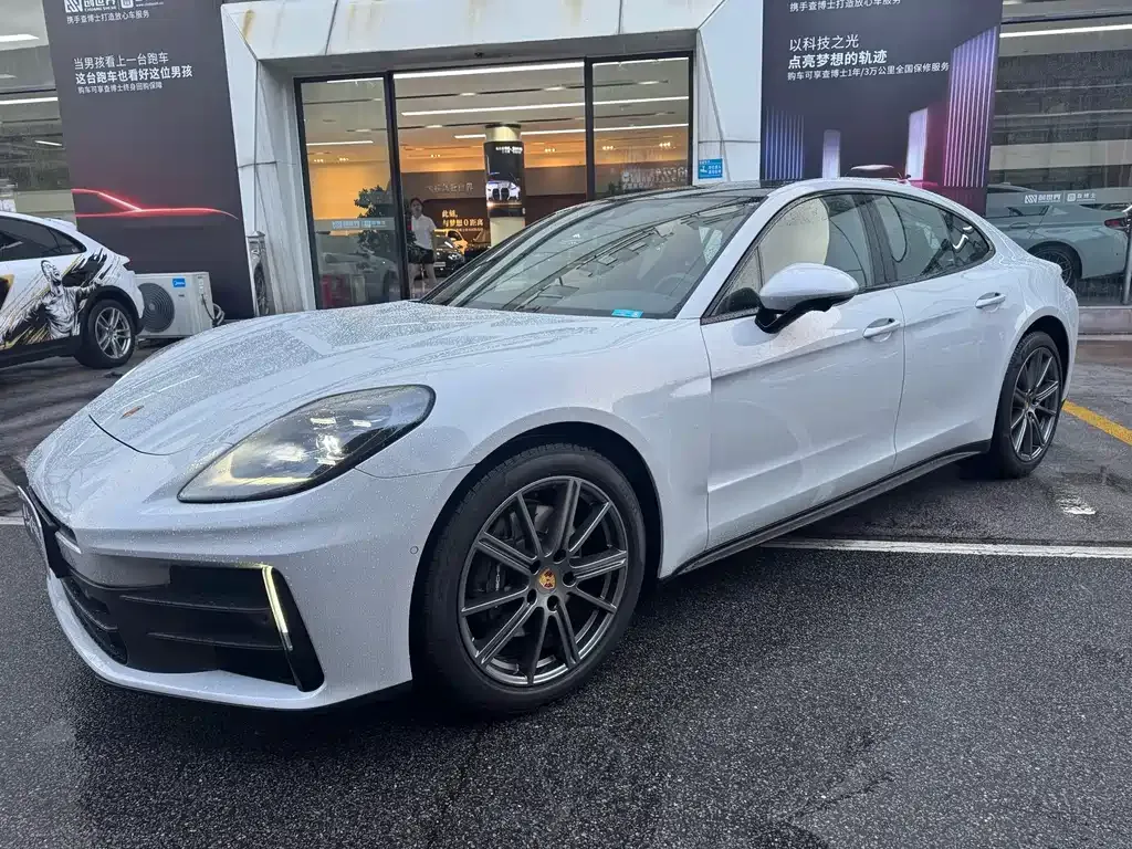 Porsche Panamera — фото 1
