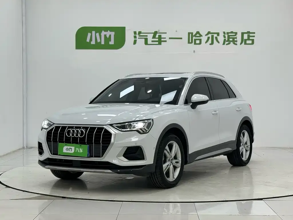 Audi Q3 — фото 1