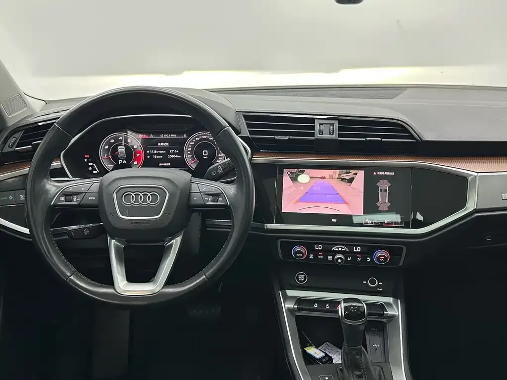Audi Q3 — фото 10