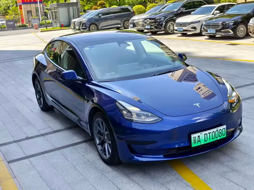 Tesla Model 3 — фото 4