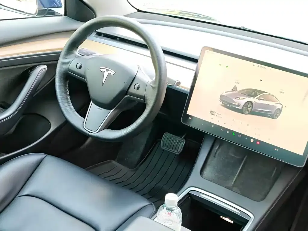 Tesla Model 3 — фото 5