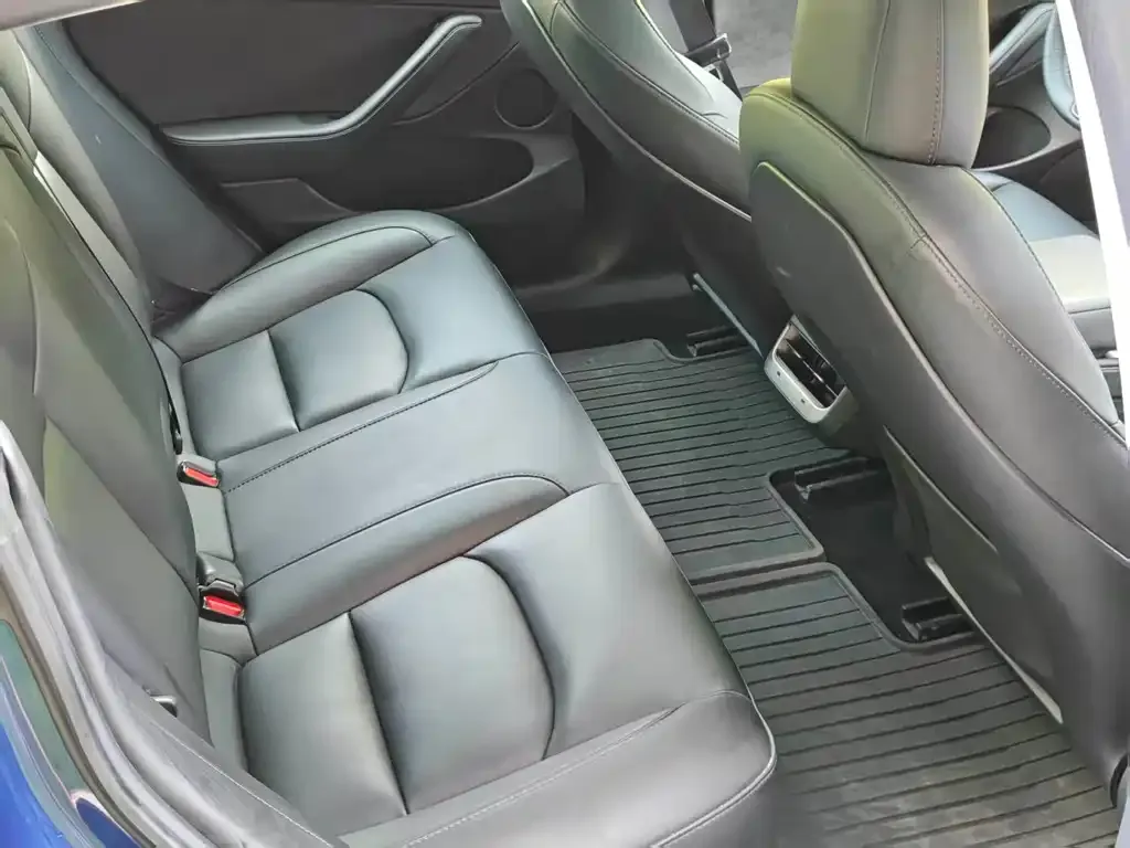 Tesla Model 3 — фото 2