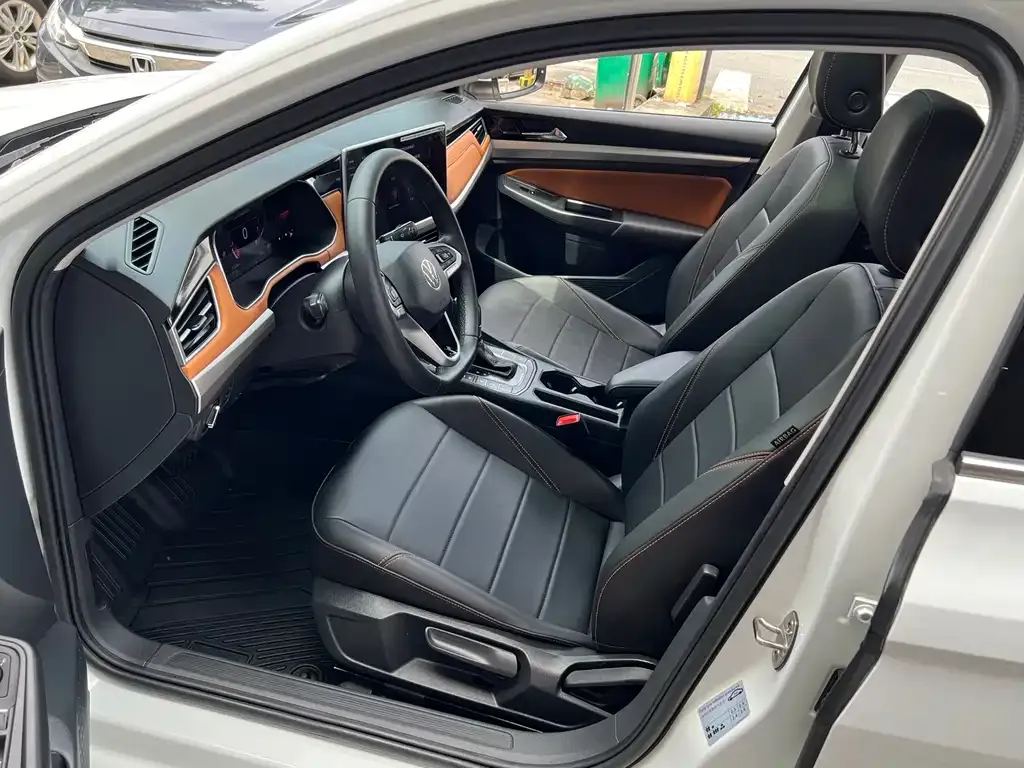Volkswagen Bora 2023 из CN, фото 2