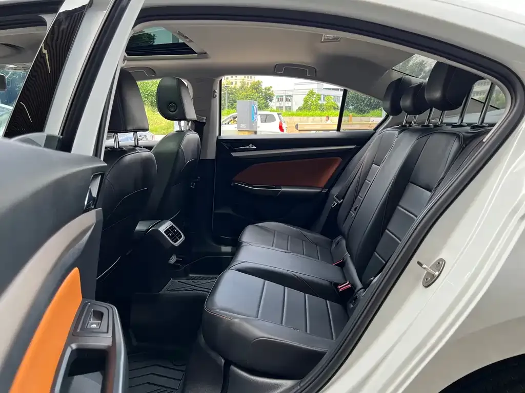 Volkswagen Bora 2023 из CN, фото 9