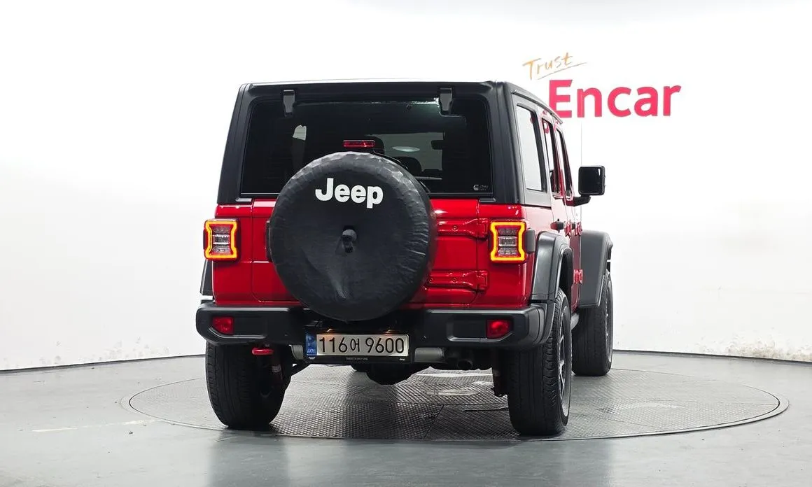 Jeep Wrangler — фото 8