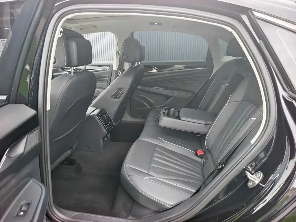 Volkswagen Passat — фото 4