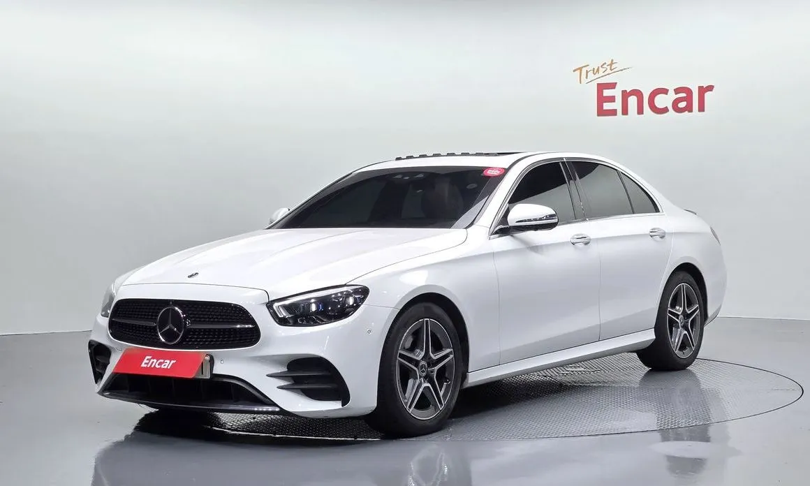Mercedes-Benz E-Class — фото 1