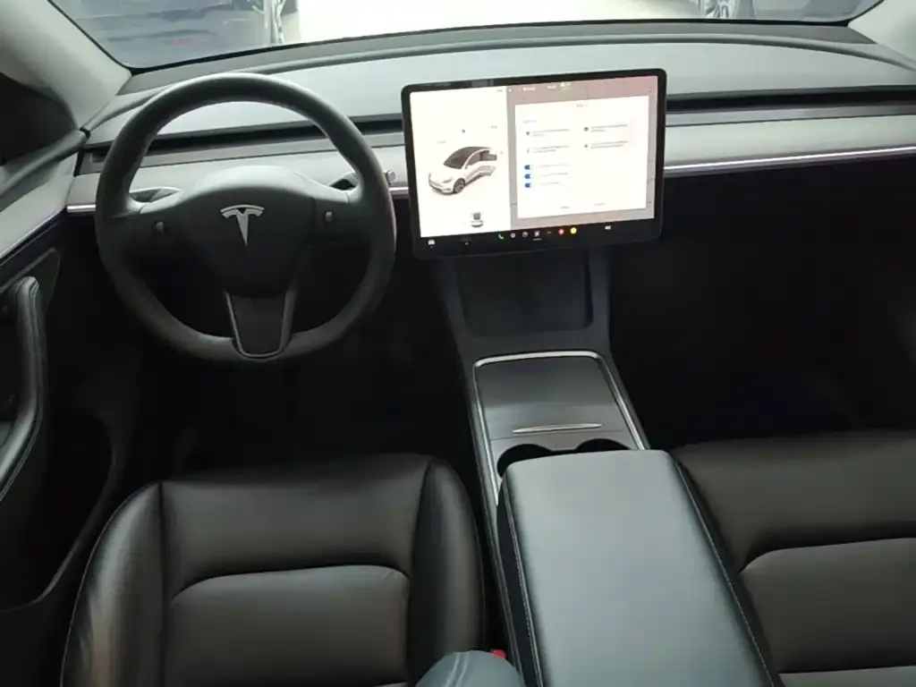 Tesla Model Y — фото 3