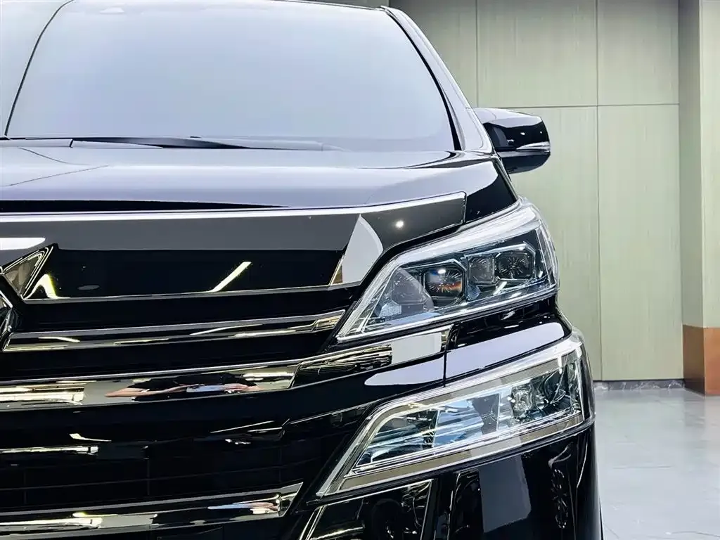 Toyota Vellfire — фото 9