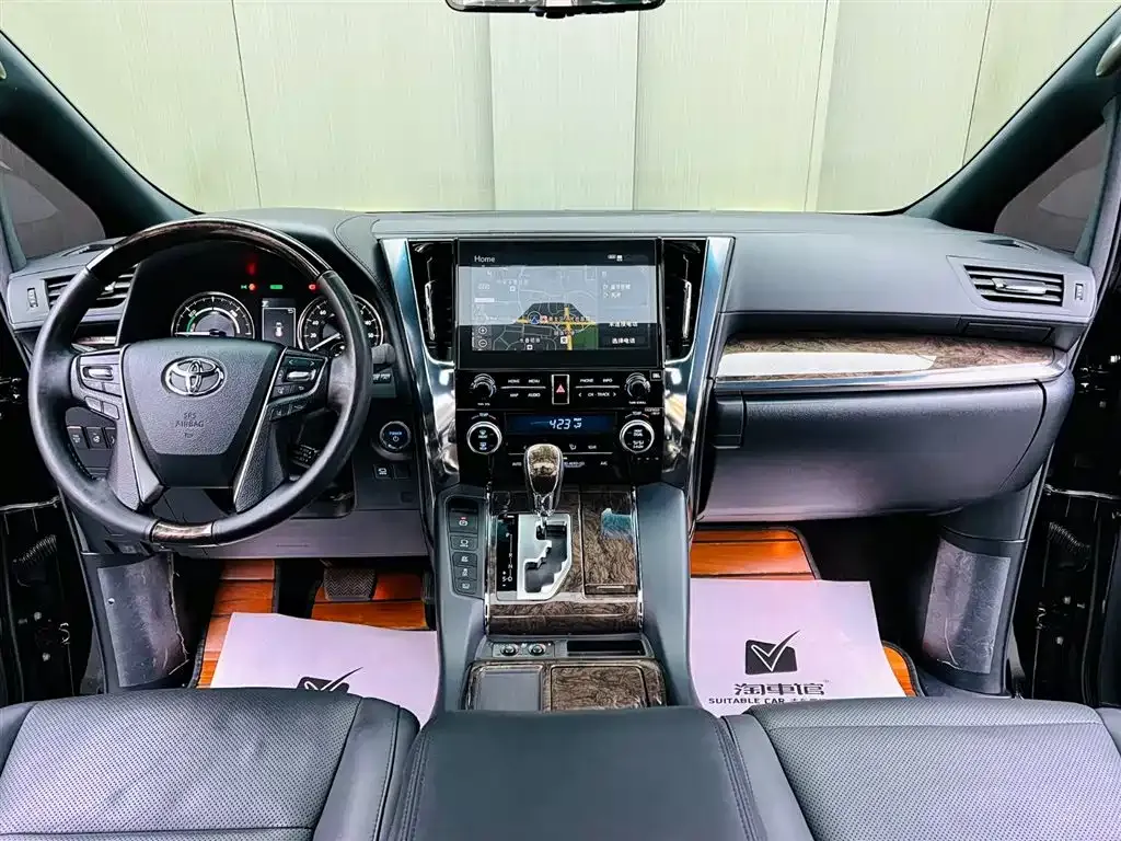Toyota Vellfire — фото 10
