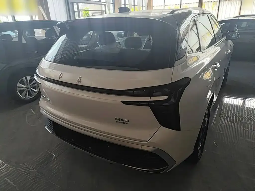 Hongqi HS3 PHEV — фото 2