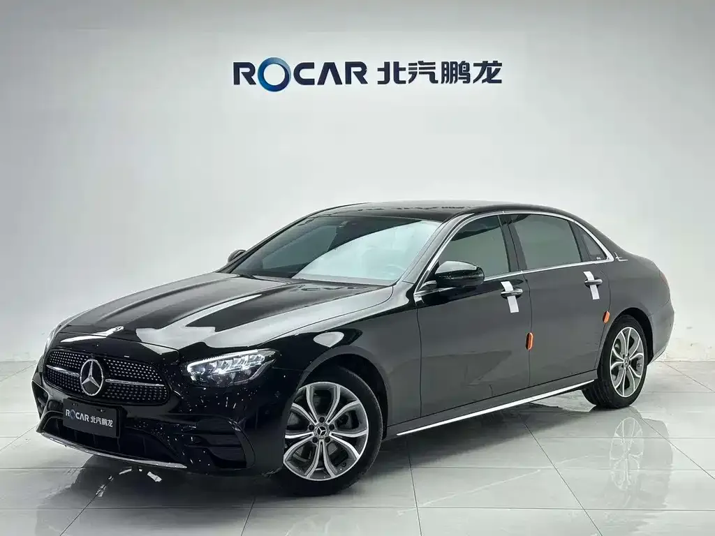 Mercedes-Benz E-Class — фото 1