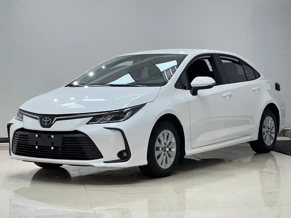 Toyota Corolla — фото 1