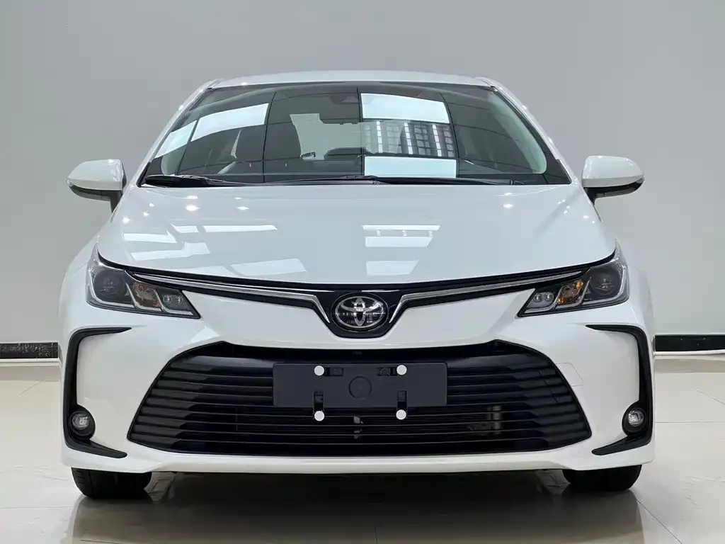 Toyota Corolla — фото 7