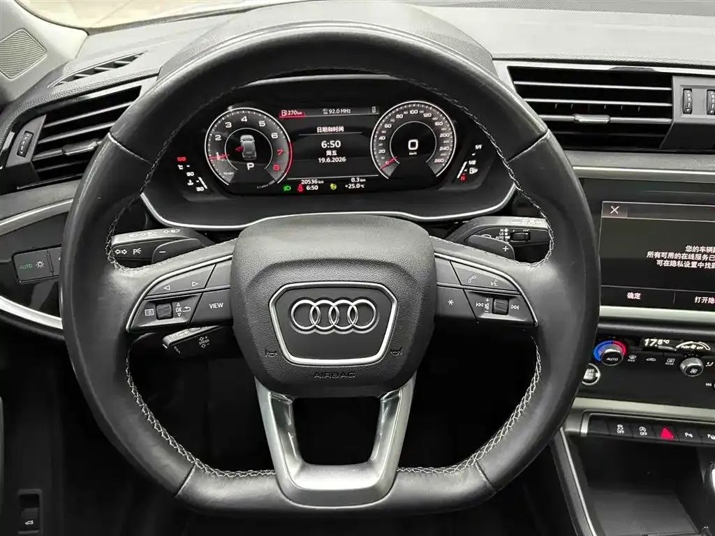Audi Q3 — фото 3